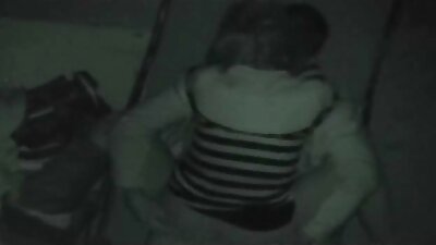 Knjiški moljac ima kopulaciju sa svojom drugaricom iz razreda